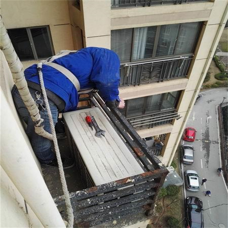 深圳布吉大芬别墅柜机空调跳闸维修